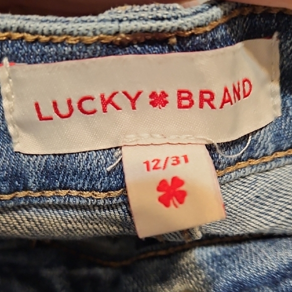 Lucky Brand Cropped Rolled-Cuff Jeans in Faded Blue - Picture 8 of 10